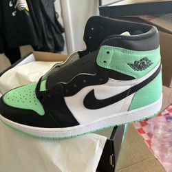 Jordan 1 Green Glow Size 12 New 