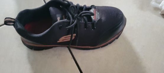 Women Comp-Toe Work Sneaker Size 7