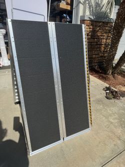Extra Long sRAMP - 8 FT long by 29” wide. Folding,  brand new,  800 lbs weight support