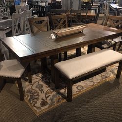 Moriville Grayish Brown Dining Room Set / Dining table and Chairs 