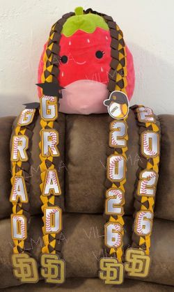 Graduation leis