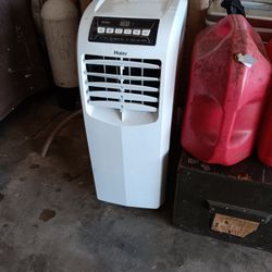 2 Like New Air Cond One On Box