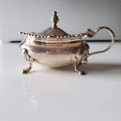 Silver and Cream Dinnerware（L27）84