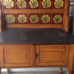 Beautiful Antique Wash Table