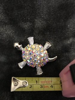 Crystal & Silver Turtle Pin Jewelry NEW & BEAUTIFUL