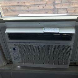Toshiba window air conditioner, 6000 BTU