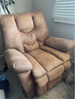 Oversized Power Recliner Chair – Ultra Comfortable