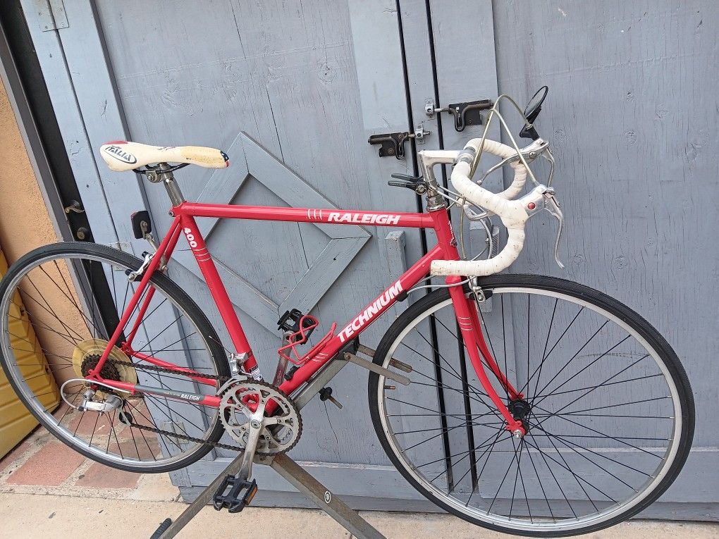 54cm. Road Bike. RALEIGH