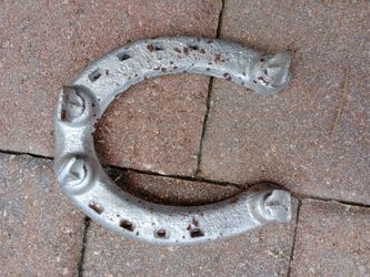 Solid good luck horse shoe