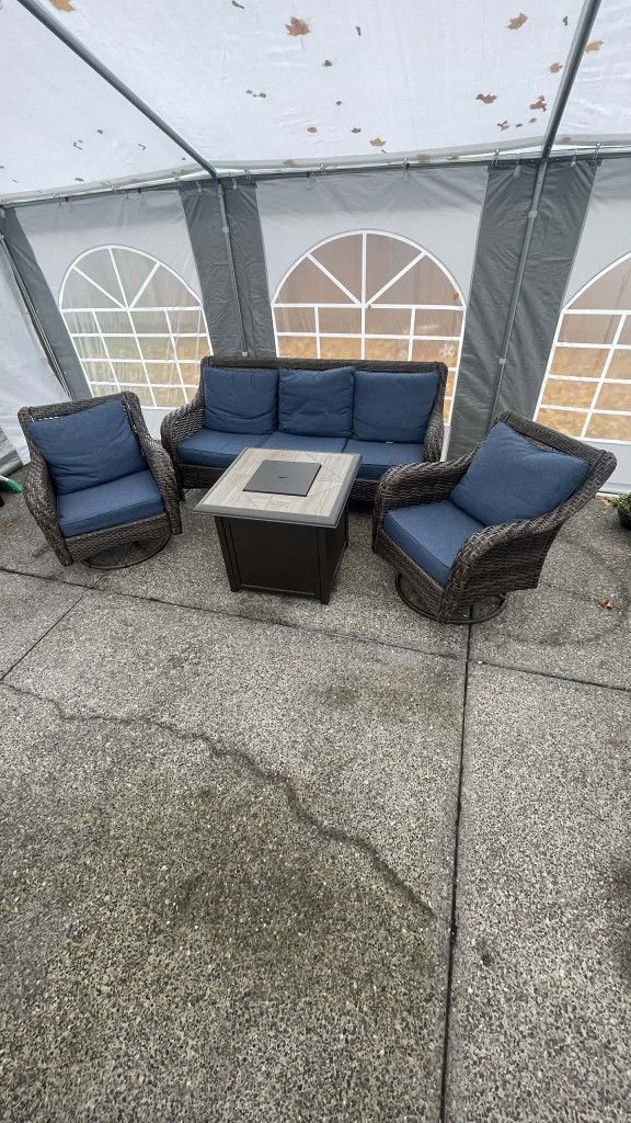 OUTDOOR PATIO FURNITURE WITH FIRE PIT