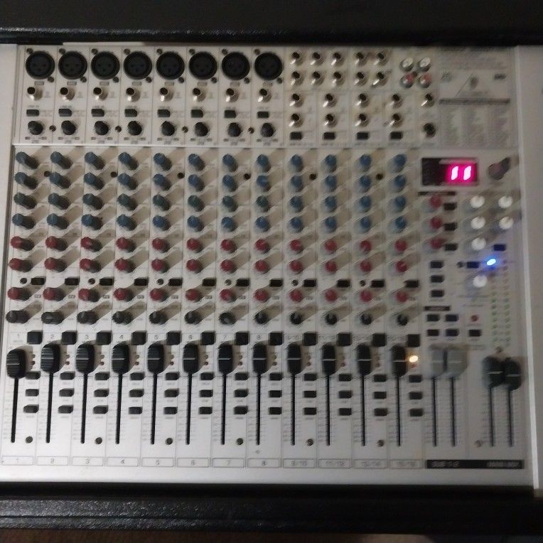 Behringer UB2222FXPRO Mixer