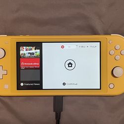 Nintendo Switch Lite - Yellow ( Excellent Condition )