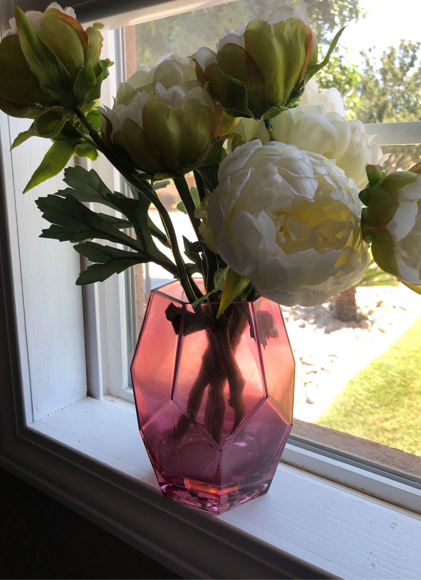 Small floral arrangement/ pink vase