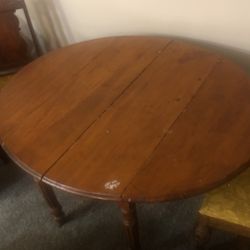 $20 Expandable Dining table and 3 Chairs