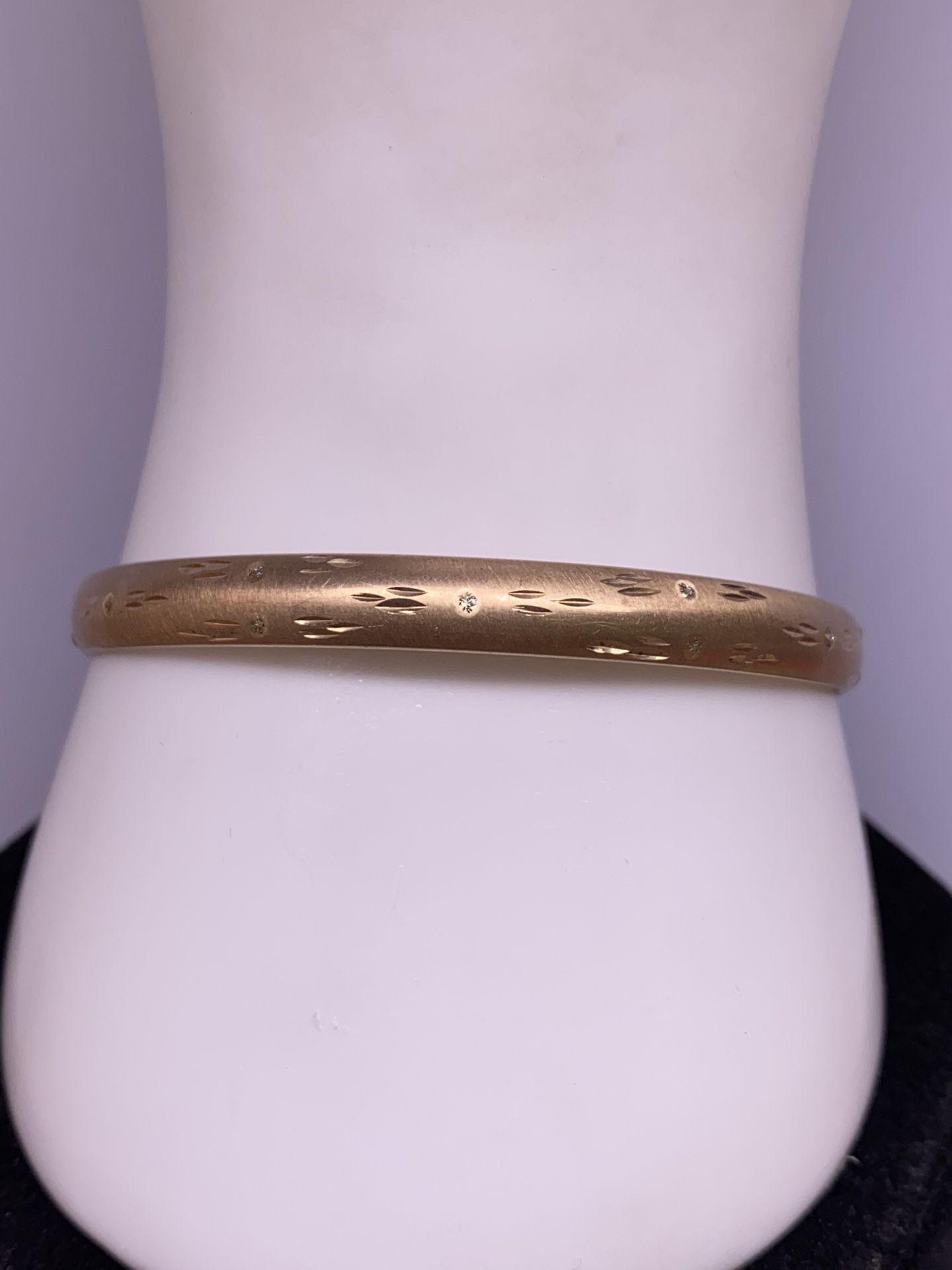 10K Etched Bangle