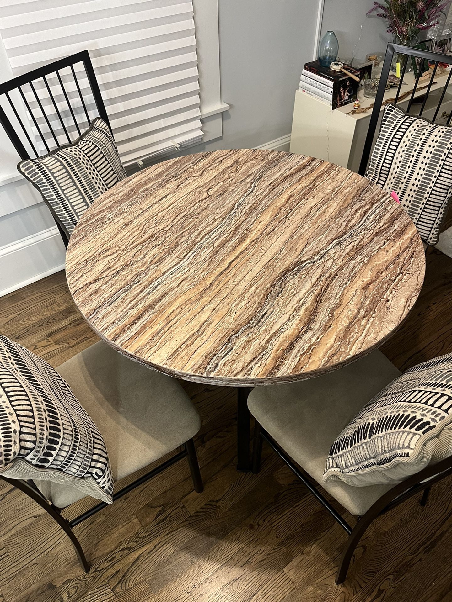 Round Dining Table Set With 4 Chairs And Pillows 