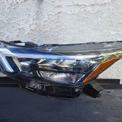 2020-2025 NISSAN VERSA DRIVER SIDE HEADLIGHT LAMP OEM
