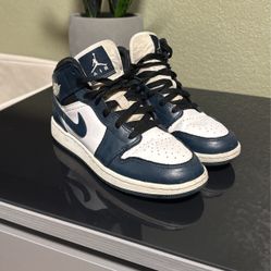 Jordan 1 Mid Armory Navy
