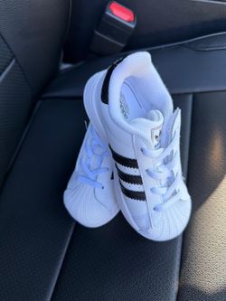 New adidas shoes size 8k , first person that brings $25 firm take it Costa Mesa