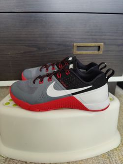 Nike Metcon 1 Flywire Red/Grey/Black Sz 4.5 Crossfit