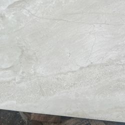 20x20  Tile App. 600 Sq. Ft. Asking  $600 Make Offer