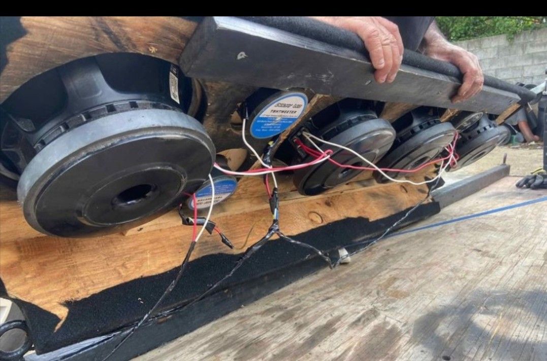 425 Tahoe ,Yukon Speakers for Sale in New York, NY OfferUp