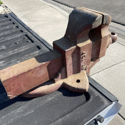 Heavy Duty Bench Vise , Anvil 