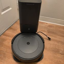 Used iRobot Roomba i3+ EVO (3550) Self-Emptying Robot Vacuum