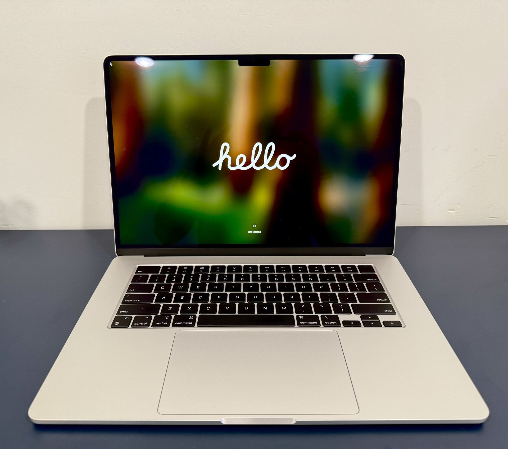 Apple MacBook Air (15-inch)