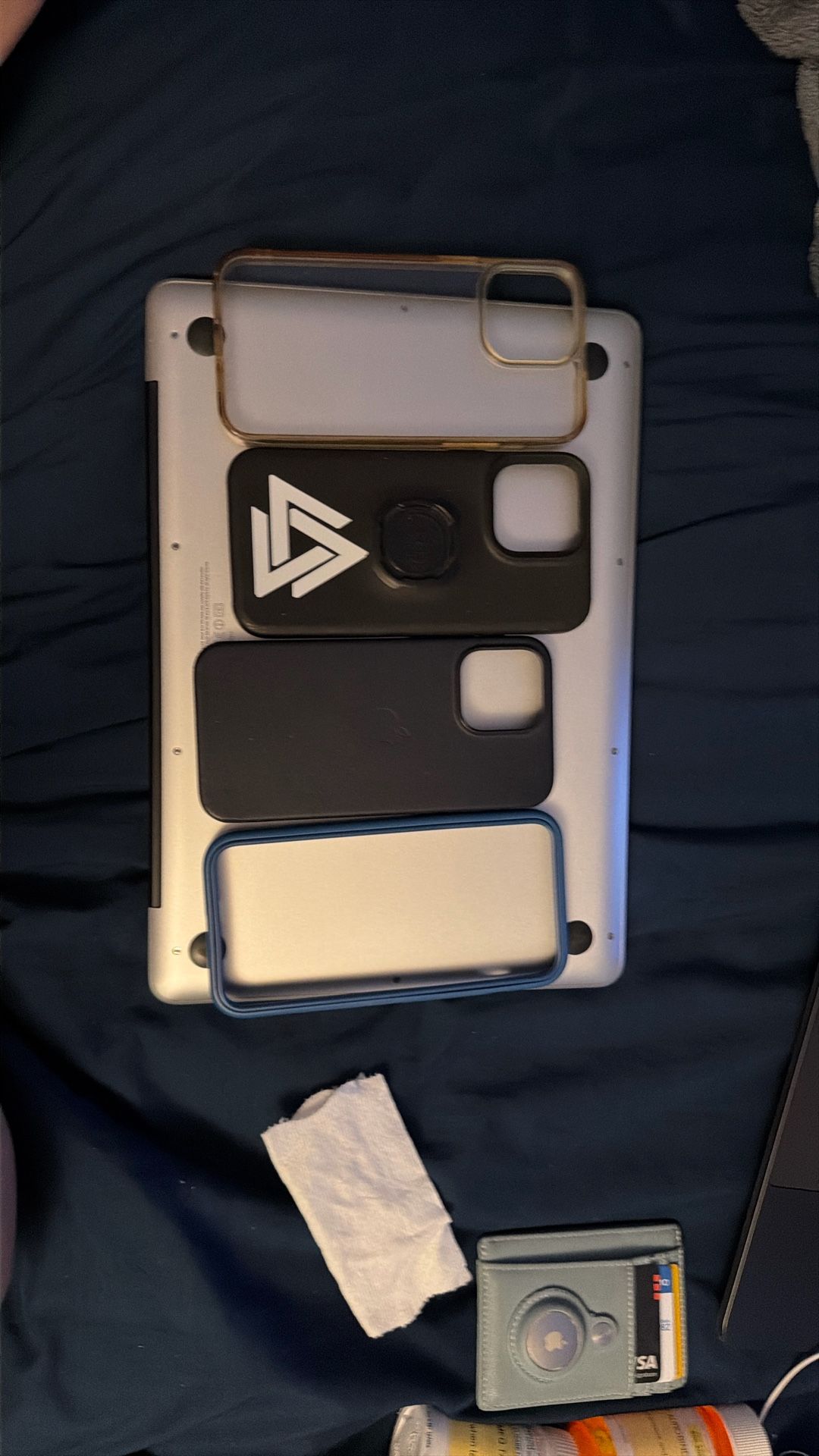 4 iPhone 14 Pro Max Cases Lighting Cables By Apple All For 35$