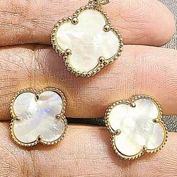 💛18k Mother of Pearl Clover Pendant and Earring Set