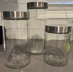 Set of 3 glass jar with lids