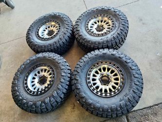 KMC WHEELS 17X8.5 6X139 OFFSET -10 TOYO 35/12.50/17