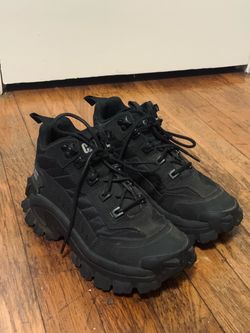 Black CAT Intruder Mid hiking boot