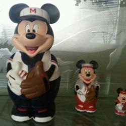 Disney Collectible Baseball Mickey figure