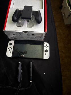White Nintendo switch OLED
