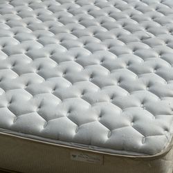 USED FULL SIZE MATTRESS WITH BOX SPRINGS DELIVERY 🚚 AVAILABLE