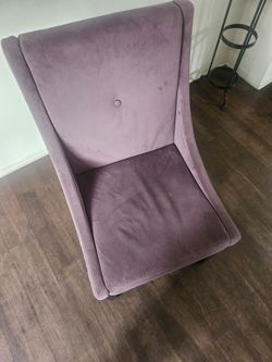 I have 3 beautiful chairs like new $30 for all 3