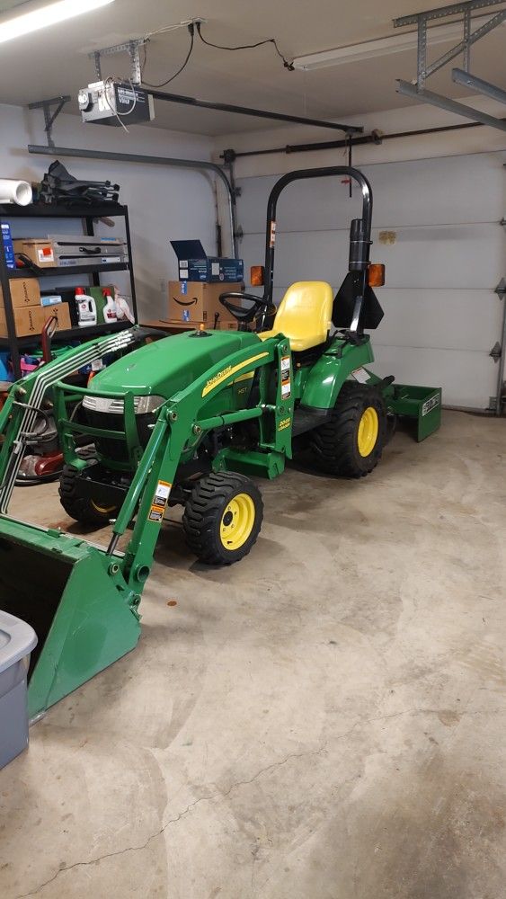 John Deere 2305 Tractor