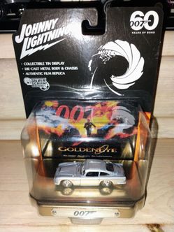 1:64 Johnny Lightning Aston Martin 007 James Bond "Goldeneye"