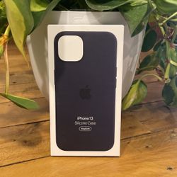 New Apple iPhone 13 MagSafe Midnight Case 