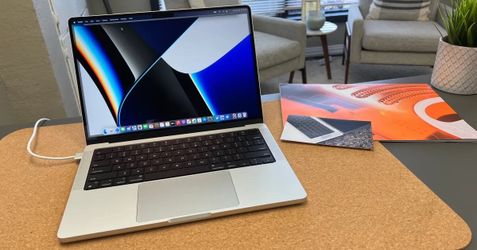 2021 MacBook Pro M1 Max 14” Silver 32GB 1TB