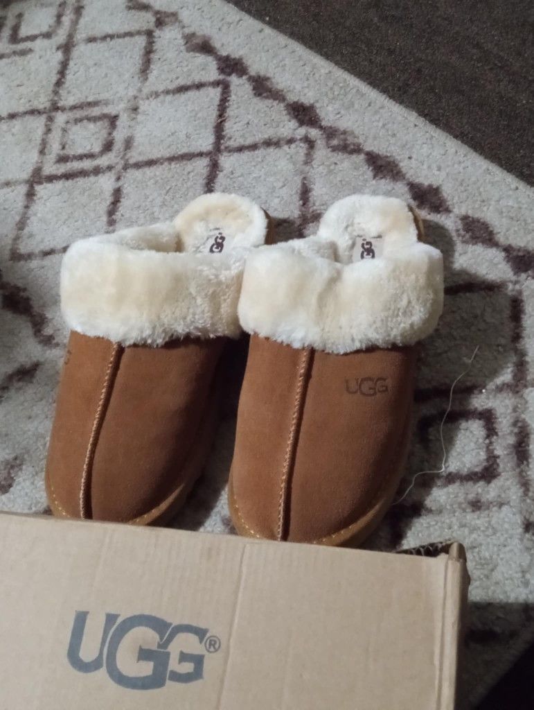 NEW UGG SLIPPERS $50