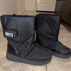 Snow Boots Size 5 Women 