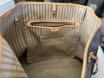 AUTHENTIC Louis Vuitton Neverfull GM Tote (Small Defect on One