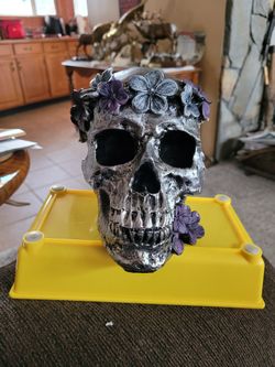 SKULL SCULPTURE
