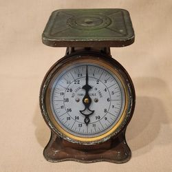 Sweet Old Vintage Farmhouse Kitchen Scale