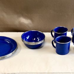 12 piece: plates, bowls, cups (4 of each)
