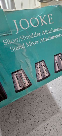 Stand mixer slicer/shredder attachments