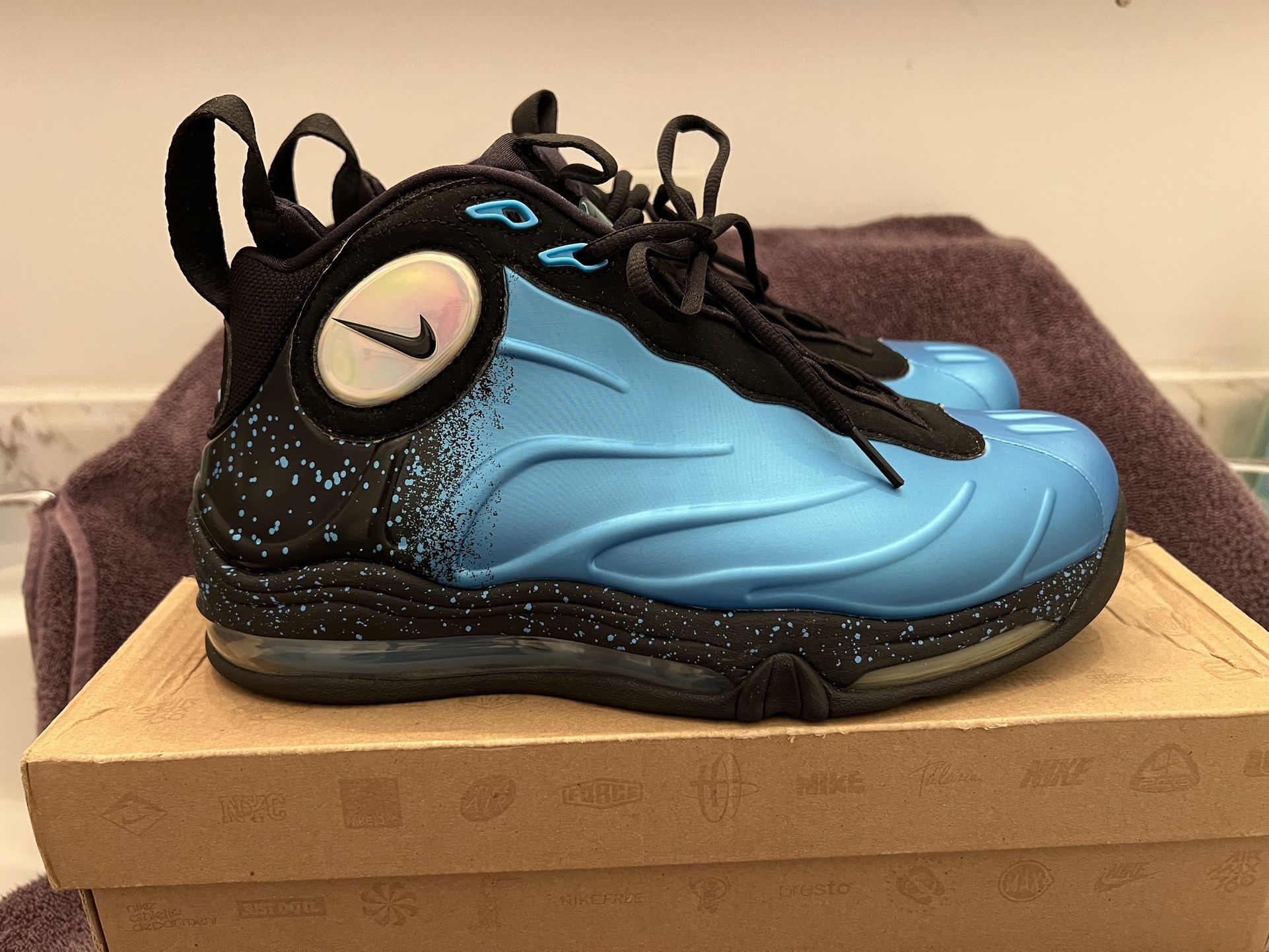 Nike Air Total Foamposite Max Size 8.5 Current Blue